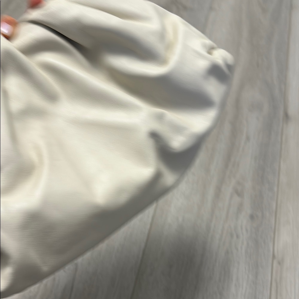 Bottega Cream Clutch Bag - Picture 7 of 8